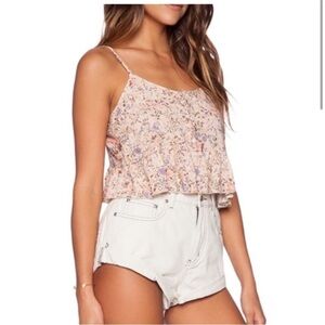 SOMEDAYS LOVIN STRETCH CROPPED FLORAL CAMISOLE BUTTON CROP TOP